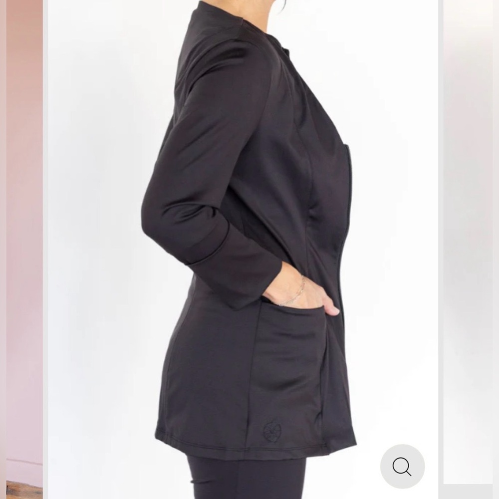 Renee John V-neck Elegant Black Classy Business Women's Lab Coat Size XS